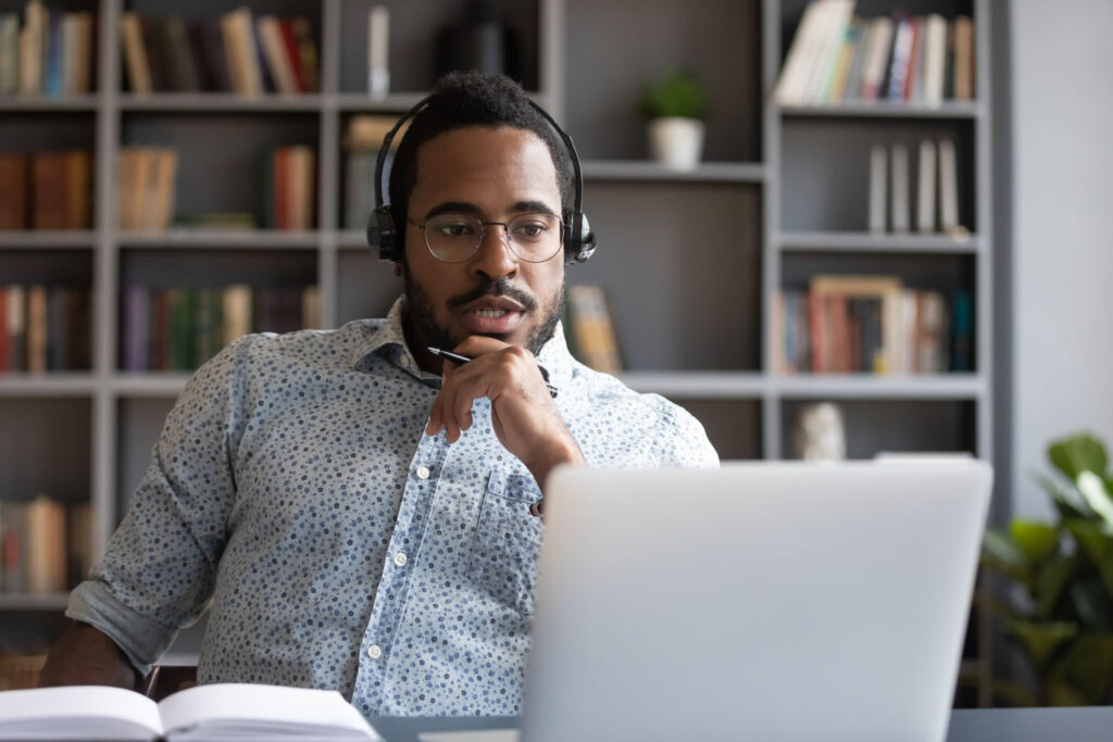 Service provider analyzes info on laptop